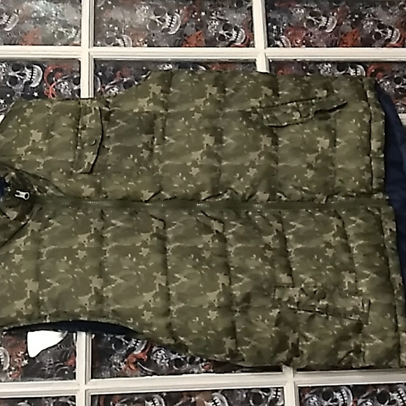 Old Navy Reversible puffer vest men's med - Picture 5 of 8